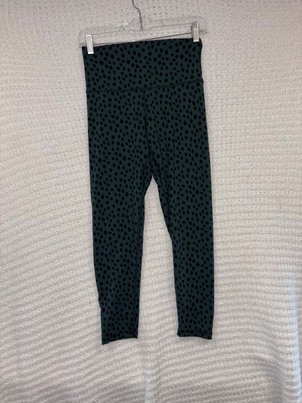 Aerie Chill Play Move Leggings Size M Green Animal Print